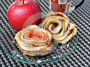 Home cooking Ã¢â¬â rose-shaped apple tarts